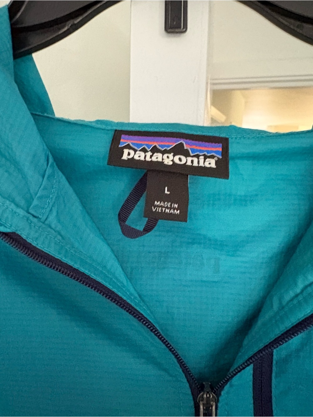 Patagonia Houdini Women’s Teal Lightweight Hooded Shell Jacket - Picture 2 of 3